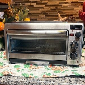 Hamilton Beach Silver Countertop Toaster Oven with Dial Controls